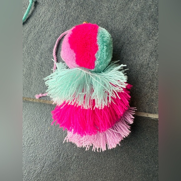 2 Squeeze de Citron Poms Tassels - Picture 3 of 5